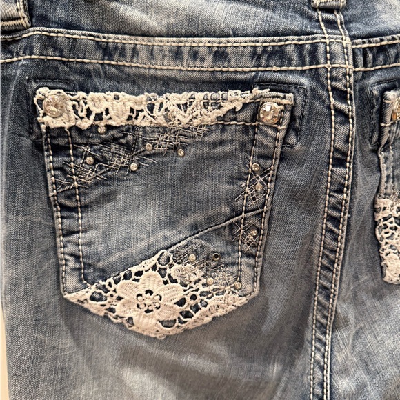 Miss Me, Womens Distressed Blue Cropped Jean Capri, 28 - Picture 10 of 13